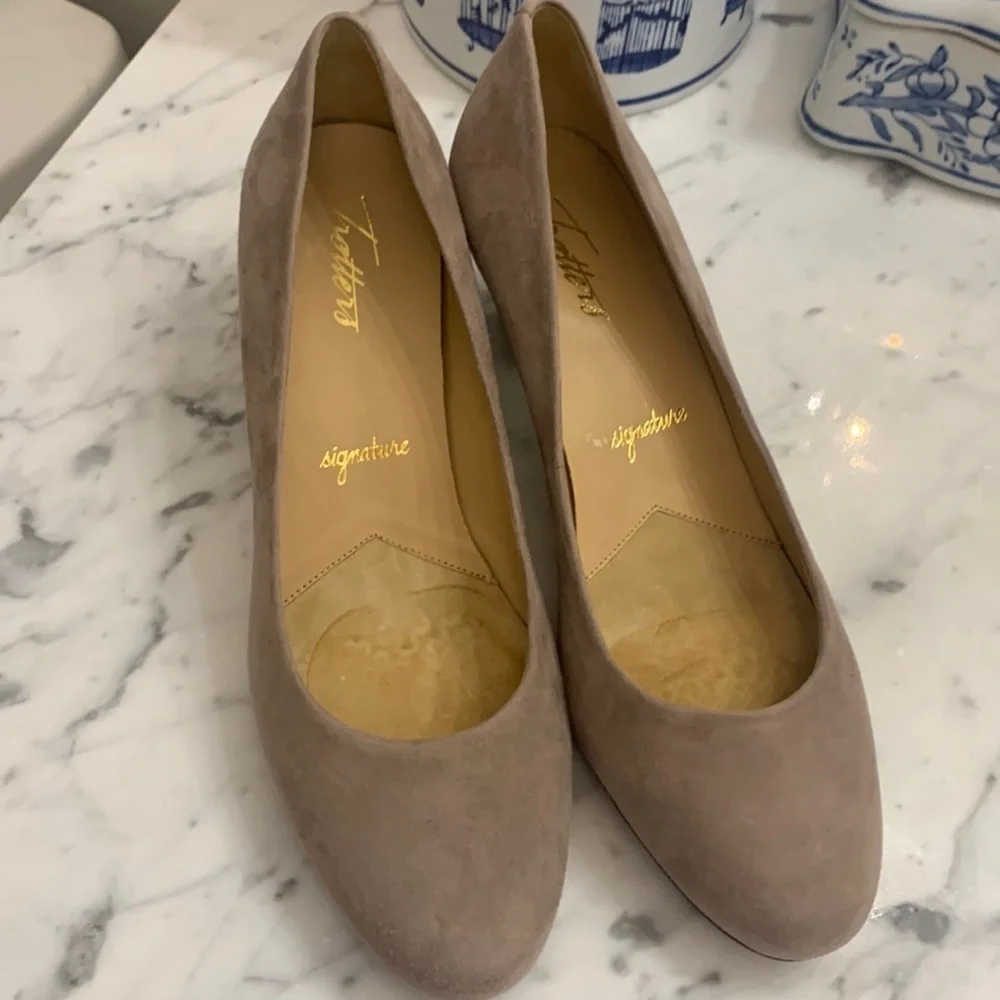 Trotters suede EUC nude tan Penelope 9.5 M power pump all day comfort